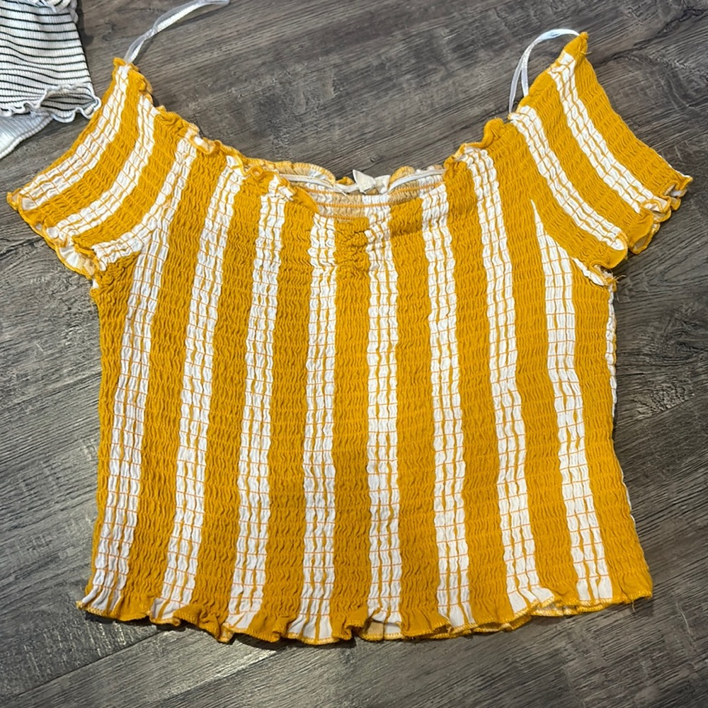 L.A hearts by Pacsun cropped off the shoulder top